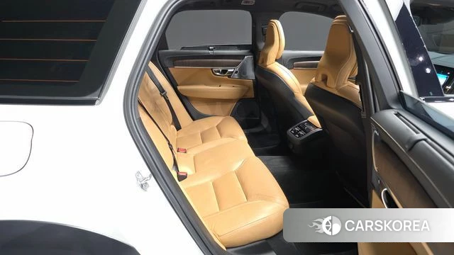 Volvo V90 Cross-Country 2021 Белый из Кореи, фото 3