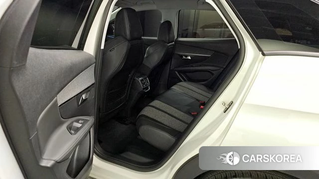 Peugeot 3008 second generation 2018 Белый из Кореи, фото 3