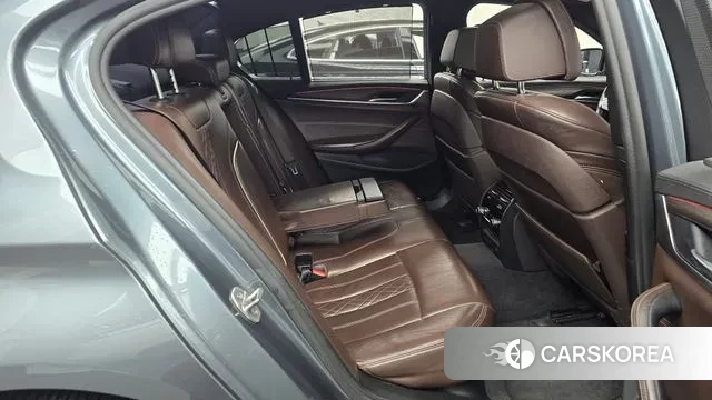BMW 5 Series (G30) 2018 Серый из Кореи, фото 3