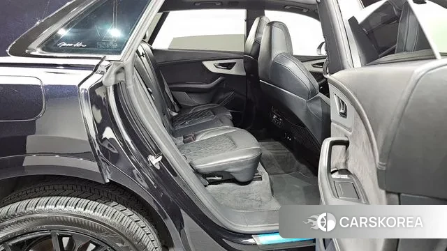 Audi Q8 (4M) 2020 Черный из Кореи, фото 3