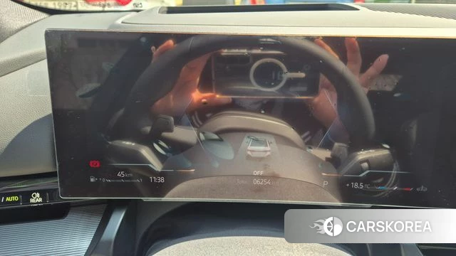 BMW 5 Series (G60) 2025 Белый из Кореи, фото 3