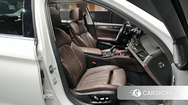 BMW 5 Series (G30) 2018 Белый из Кореи, фото 3