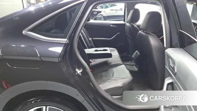 Volkswagen 7th Generation of Jetta 2024 Черный из Кореи, фото 3