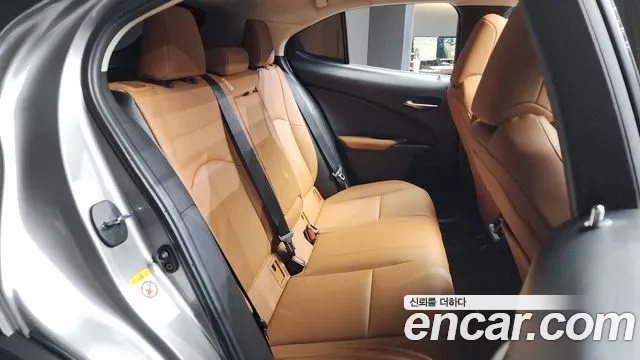 Lexus UX250h id 2917490 из Кореи 3