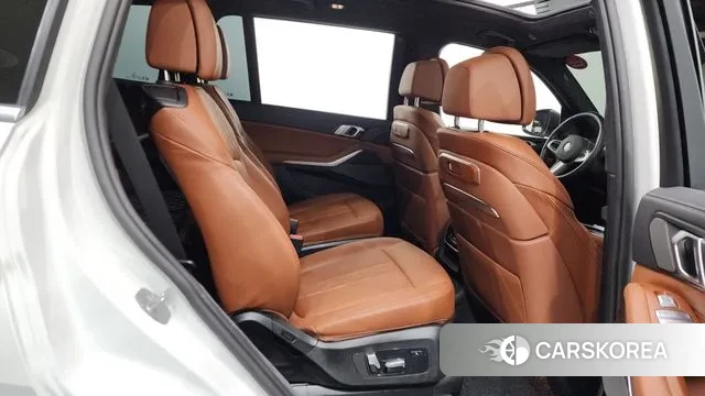 BMW X7 (G07) 2025 Белый из Кореи, фото 3