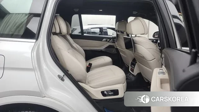 BMW X7 (G07) 2022 Белый из Кореи, фото 3