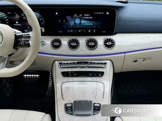 Mercedes-Benz E-class (imported) 2023 Серебристо-серый из Китая, фото 3