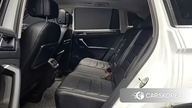 Volkswagen Tiguan second Generation 2019 Белый из Кореи, фото 3