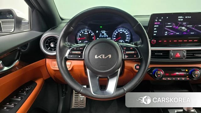 Kia The New K3 2nd generation 2022 Белый из Кореи, фото 3