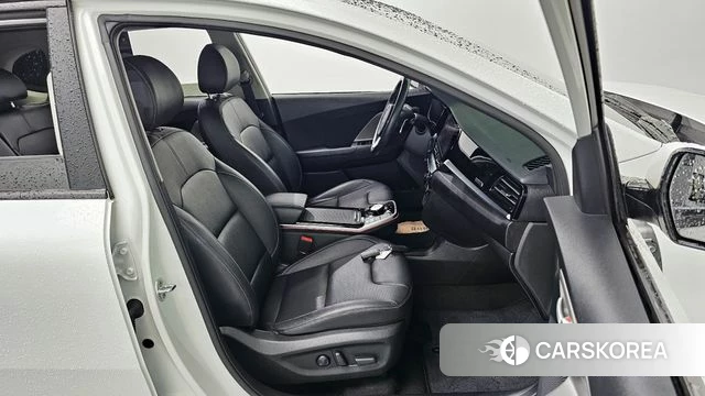 Kia Niro Plus 2022 Белый из Кореи, фото 3