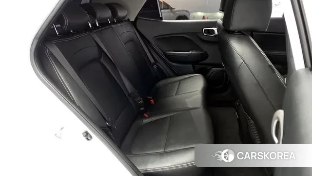 Hyundai Venue 2023 Белый из Кореи, фото 3