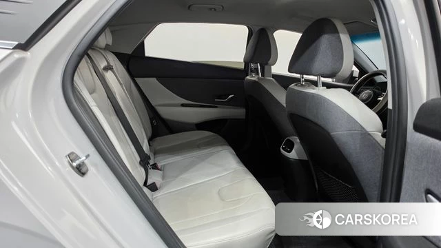Hyundai Avante (CN7) 2020 Серебристо-серый из Кореи, фото 3