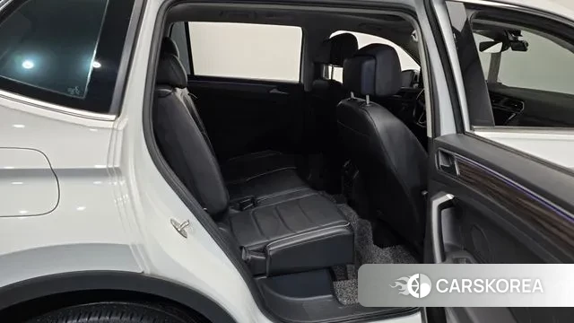 Volkswagen Tiguan Allspace 2022 Белый из Кореи, фото 3