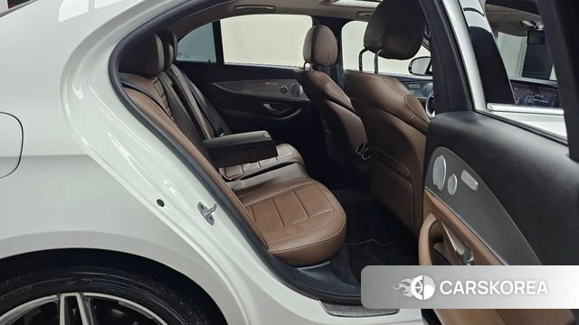 Mercedes-Benz E-Class W213 2018 Белый из Кореи, фото 3