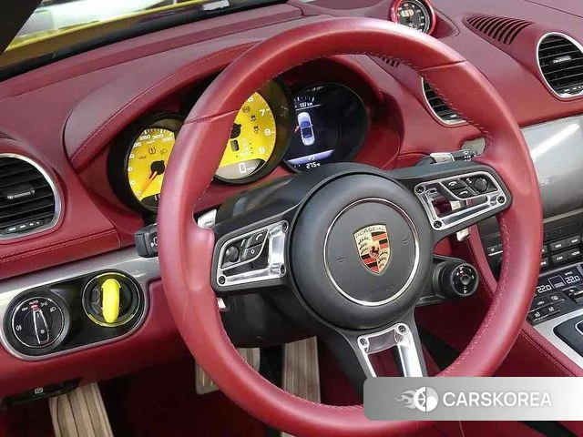Porsche 718 Boxster 2024 Желтый из Кореи, фото 3