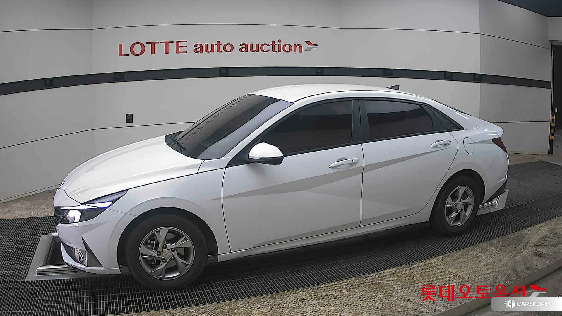 Hyundai Avante 2021 Polar White из Кореи, фото 3