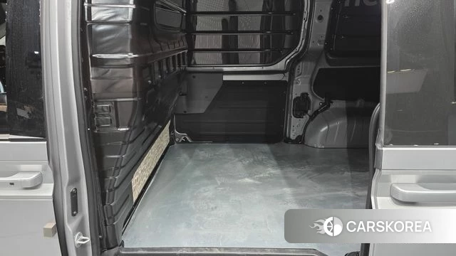 Hyundai Staria 2025 Серебряный из Кореи, фото 3