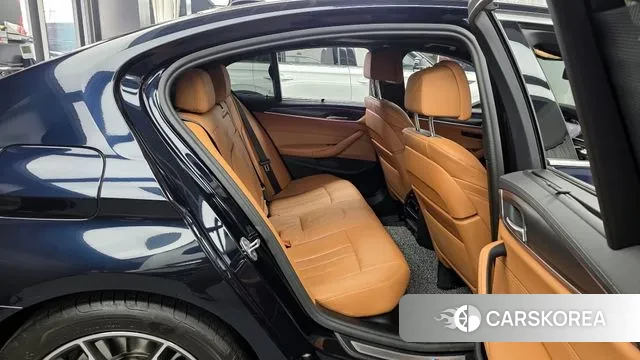 BMW 5 Series (G30) 2023 Черный из Кореи, фото 3