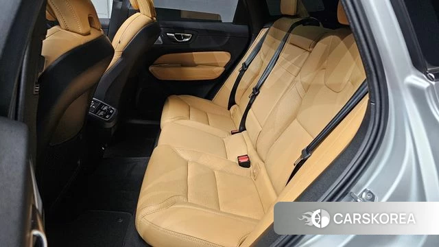 Volvo XC60 second Generation 2020 Серебряный из Кореи, фото 3