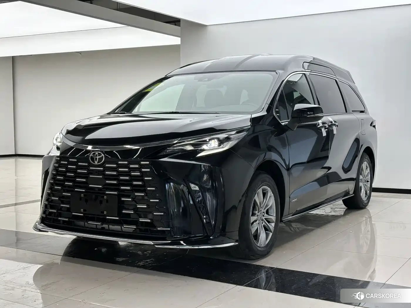 Toyota Sienna 2026 Черный из Китая, фото 3