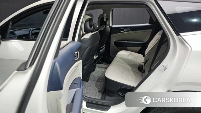 Kia The New Sportage 5th Generation Hybrid 2025 Белый из Кореи, фото 3