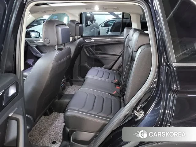 Volkswagen Tiguan second Generation 2022 Черный из Кореи, фото 3