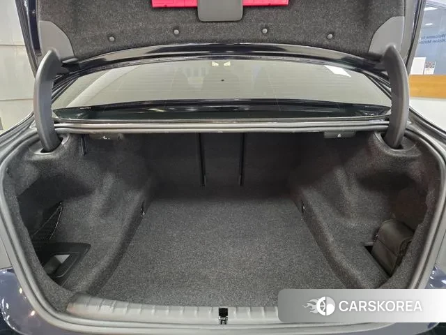 BMW 5 Series (G30) 2023 Черный из Кореи, фото 3