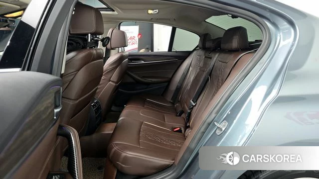 BMW 5 Series (G30) 2018 Светло-серебряный цвет из Кореи, фото 3
