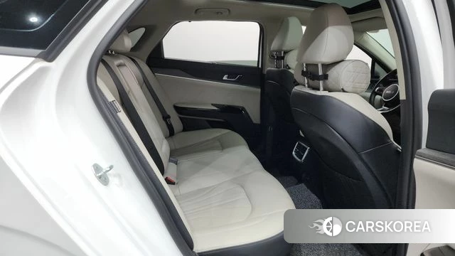 Kia The New K5 Hybrid 3rd generation 2023 Белый из Кореи, фото 3