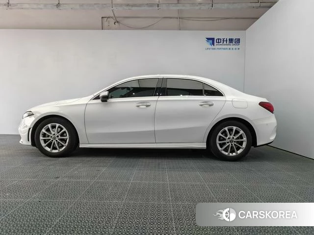 Mercedes-Benz Class A 2022 Белый из Китая, фото 3
