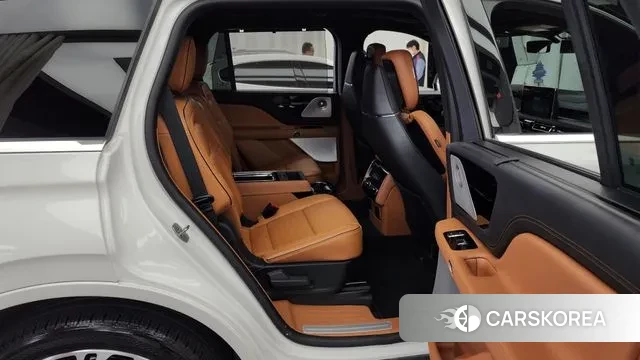 Lincoln Aviator 2nd generation 2022 Белый из Кореи, фото 3