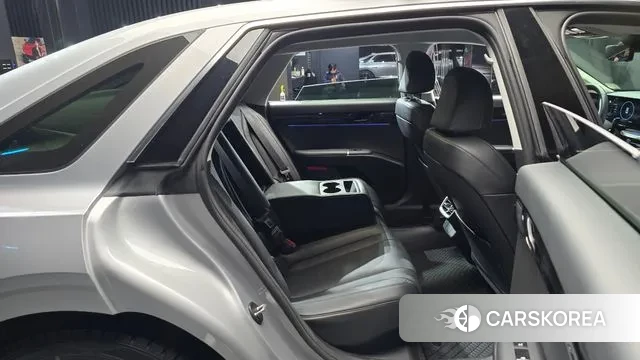 Hyundai Grandeur Hybrid (GN7) 2023 Серебряный из Кореи, фото 3