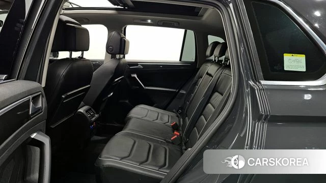 Volkswagen Tiguan second Generation 2020 Серый из Кореи, фото 3