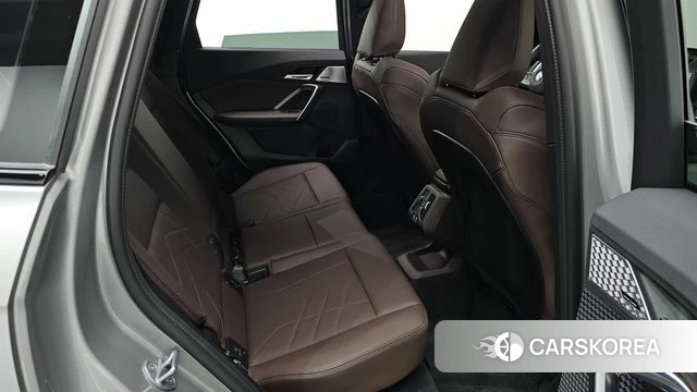 BMW X1 (U11) 2025 Серебристо-серый из Кореи, фото 3