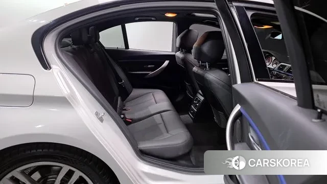 BMW 3 Series (F30) 2018 Белый из Кореи, фото 3