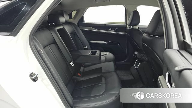Kia The New K5 3rd generation 2023 Белый из Кореи, фото 3
