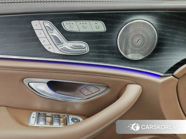 Mercedes-Benz E-class 2023 Черный из Китая, фото 3