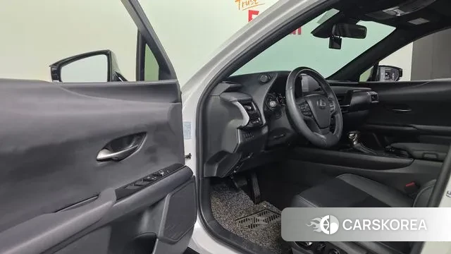 Lexus UX250h 2021 Белый из Кореи, фото 3