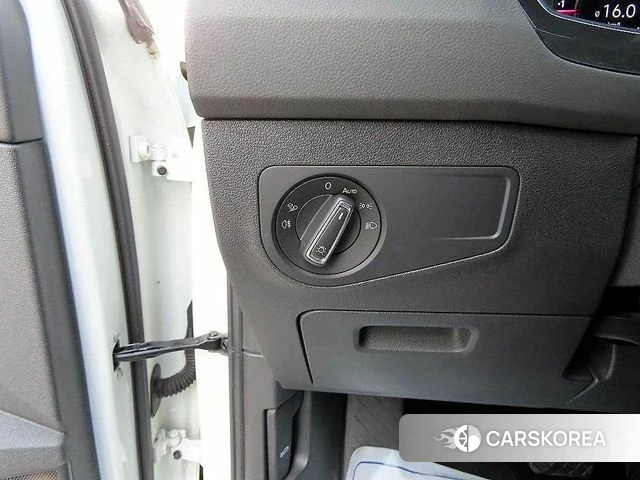 Volkswagen Tiguan second Generation 2022 Белый из Кореи, фото 3