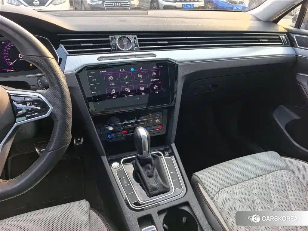 Volkswagen Magotan 2023 Черный из Китая, фото 3