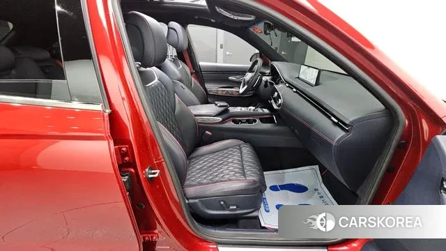 Genesis GV70 2021 Красный из Кореи, фото 3