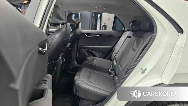 Kia Di Ol Nu Niro 2026 Белый из Кореи, фото 3