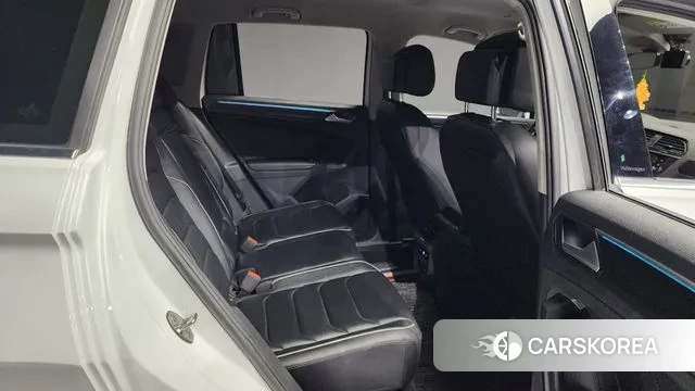 Volkswagen Tiguan second Generation 2022 Белый из Кореи, фото 3