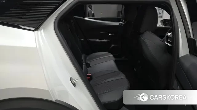 Peugeot e-2008 second generation 2023 Белый из Кореи, фото 3