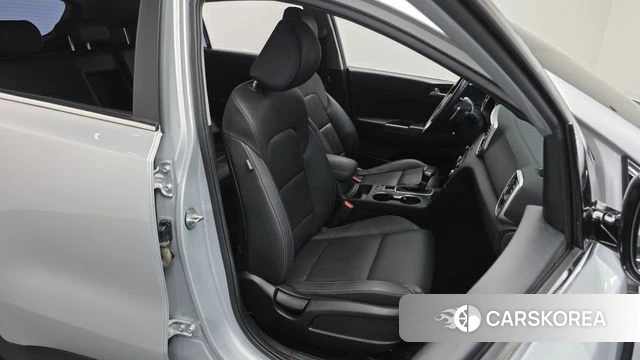 Kia Sportage The Bold 2021 Серебряный из Кореи, фото 3