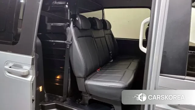 Hyundai Staria 2022 Серебристо-серый из Кореи, фото 3