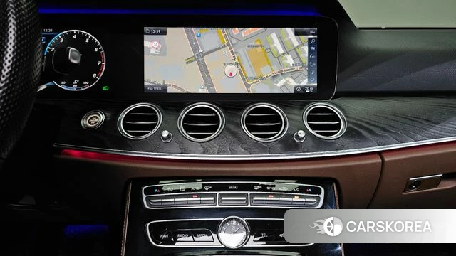 Mercedes-Benz E-Class W213 2018 Черный из Кореи, фото 3