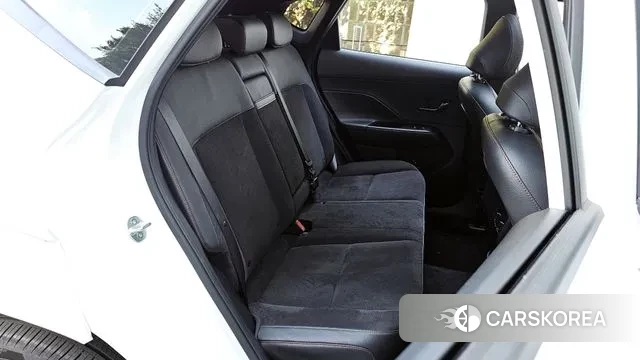 Hyundai Kona (SX2) 2023 Белый из Кореи, фото 3