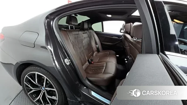 BMW 5 Series (G30) 2020 Серый из Кореи, фото 3