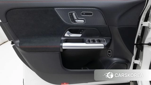 Mercedes-Benz GLA - Class H247 2025 Белый из Кореи, фото 3